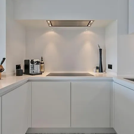 Location! Unique Luxurious 2-bedroom In - 't Zoute * Knokke-Heist
